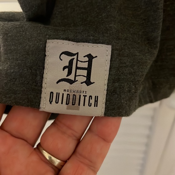 Wizarding World Harry Potter Gryffindor Keeper Teeshirt Size XL - Picture 3 of 7